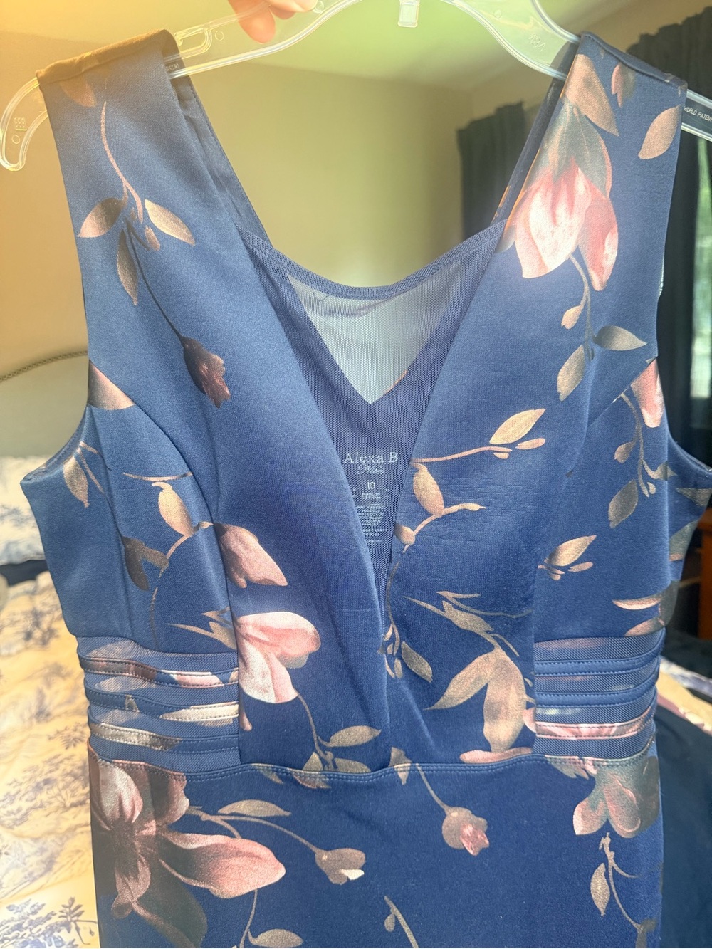Alexa B Navy Floral V-Neck Sleeveless Dress